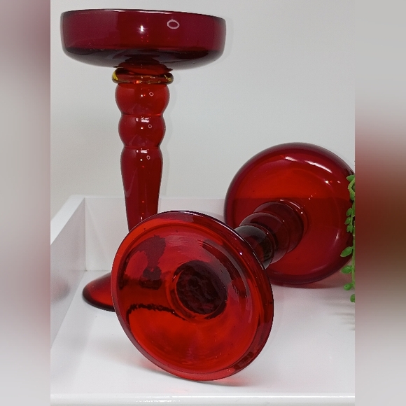 Elegant Red Glass Candle Holders - Picture 4 of 8